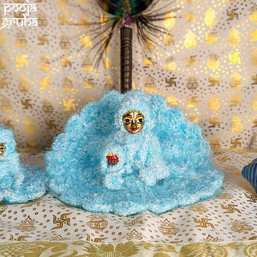 Himkanth Laddu Gopal Woolen Dress Set