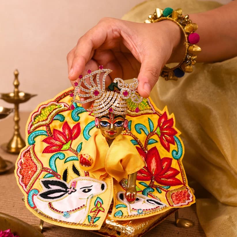 Kamdhenu Yellow Laddu Gopal Poshak