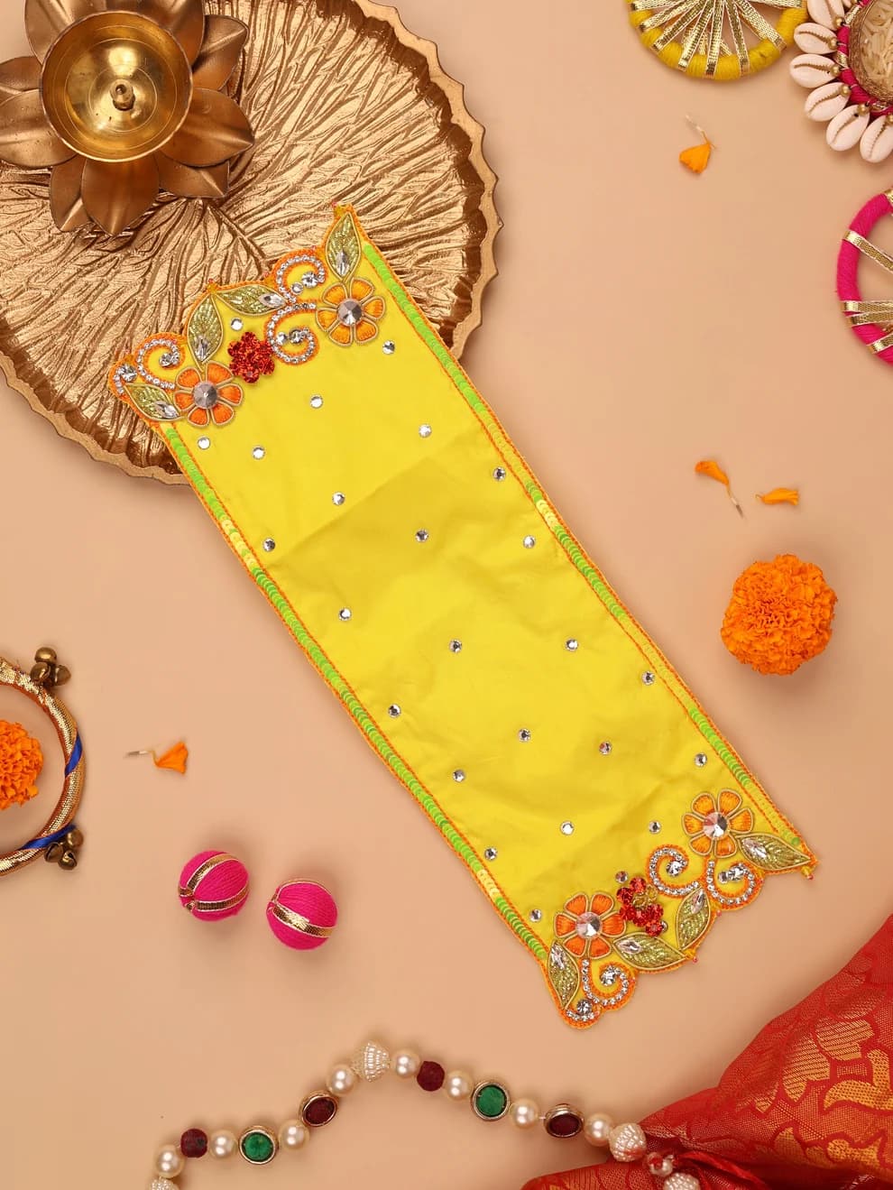 Pushp Mala Yellow Odhni ( Size - 4x11 inch )